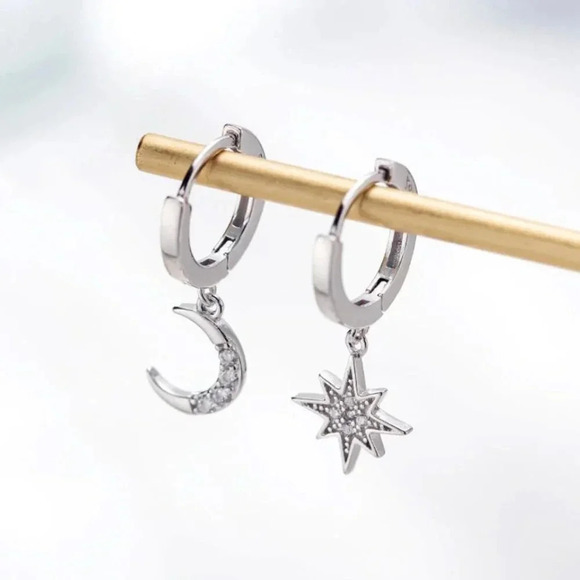 925 Sterling Silver Moon & Star Hoop Earrings - Picture 1 of 6